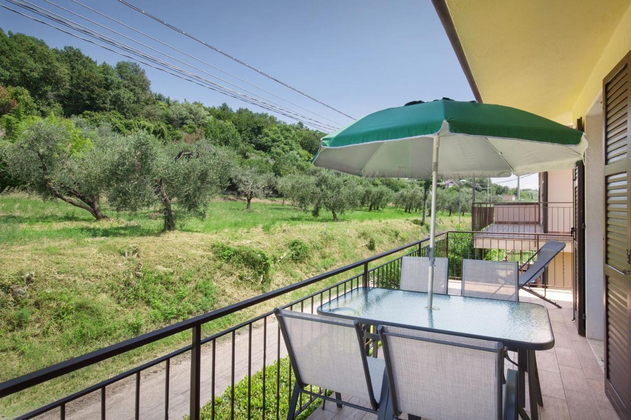 Apartment Prefontana With Pool Бардолино Экстерьер фото